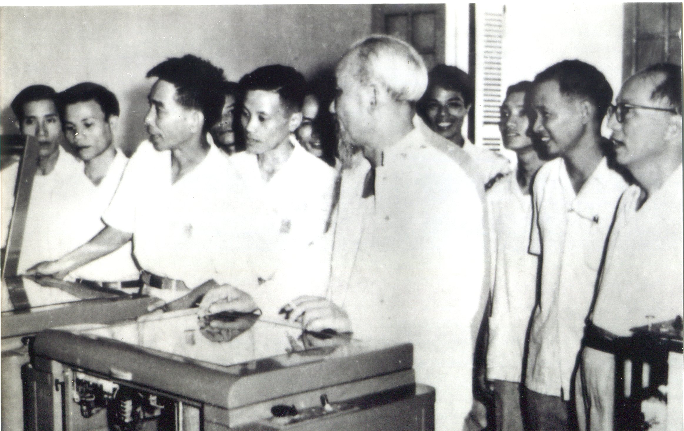 Ngành Bưu điện thấm nhuần và nghiêm túc thực hiện lời dạy Bác Hồ